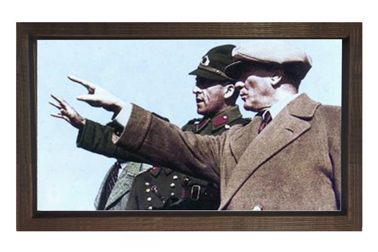 Atatürk İstikbal Göklerde Tablosu Kahverengi Ahşap - 50x70
