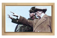 Atatürk İstikbal Göklerde Tablosu Naturel Ahşap - 45x30