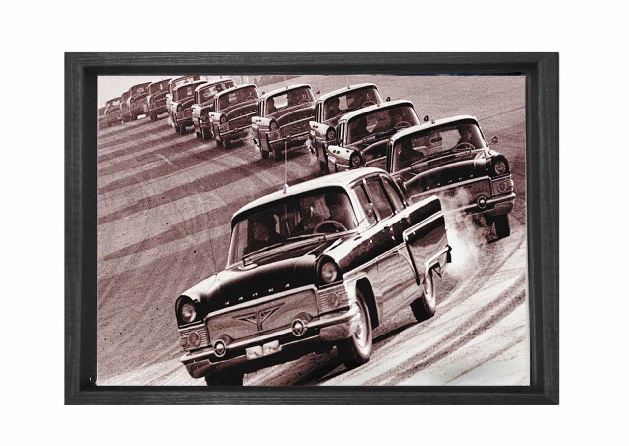 Konvoy, Klasik Arabalar Tablosu Siyah Ahşap - 40x60
