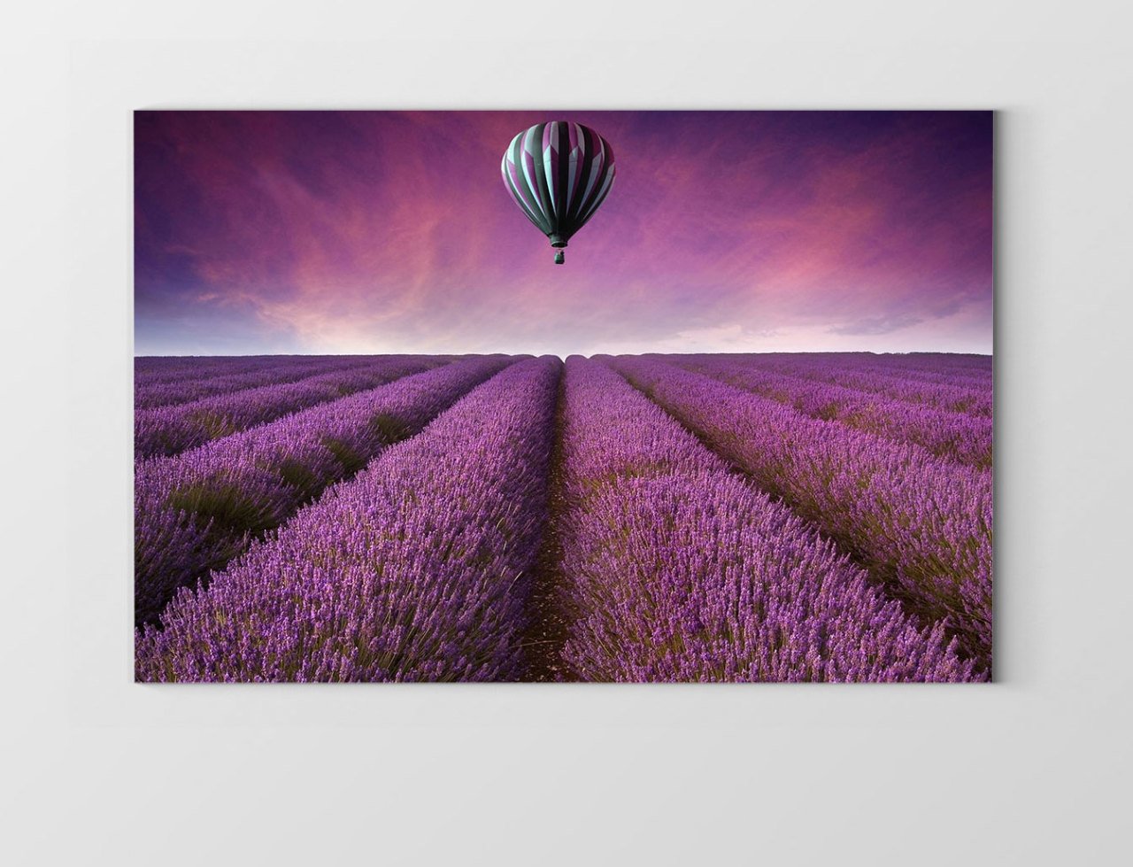 Uçan Balon Ve Lavanta Manzarası Tablosu Çerçevesiz - 100x200