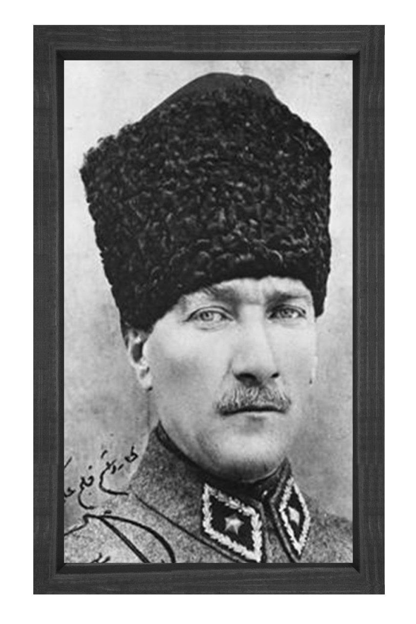 Atatürk-Siyah Beyaz Tablosu Siyah Ahşap - 45x30