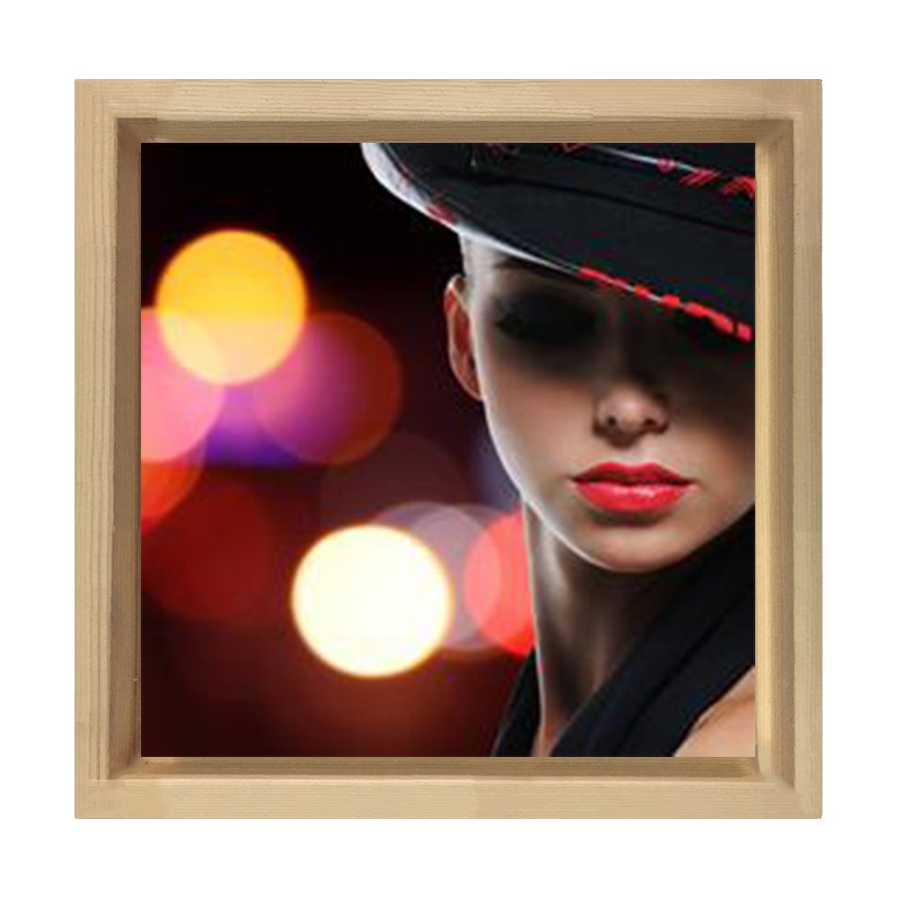 Şapka ve Kadın Tablosu Naturel Ahşap Çerçeve - 60x60