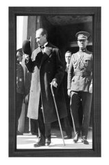 Atatürk Siyah Beyaz Tablosu Siyah Ahşap - 70x100