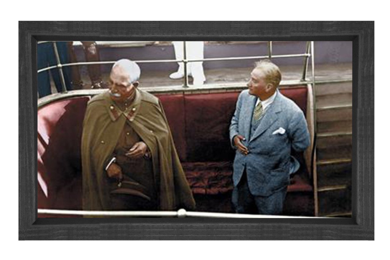 Atatürk ve İran Şahı Tablosu Siyah Ahşap - 40x60