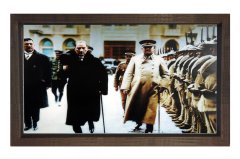 Atatürk Orduyu Selamlarken Tablosu Kahverengi Ahşap - 50x70