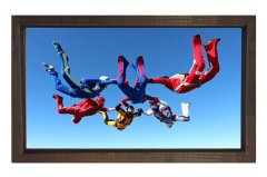 Paraşütle Atlayan Adamlar Tablosu Kahverengi Ahşap - 40x60