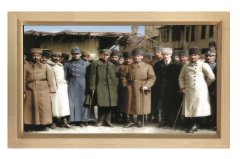 Atatürk Kurmarlarıyla Tablosu Naturel Ahşap - 45x30