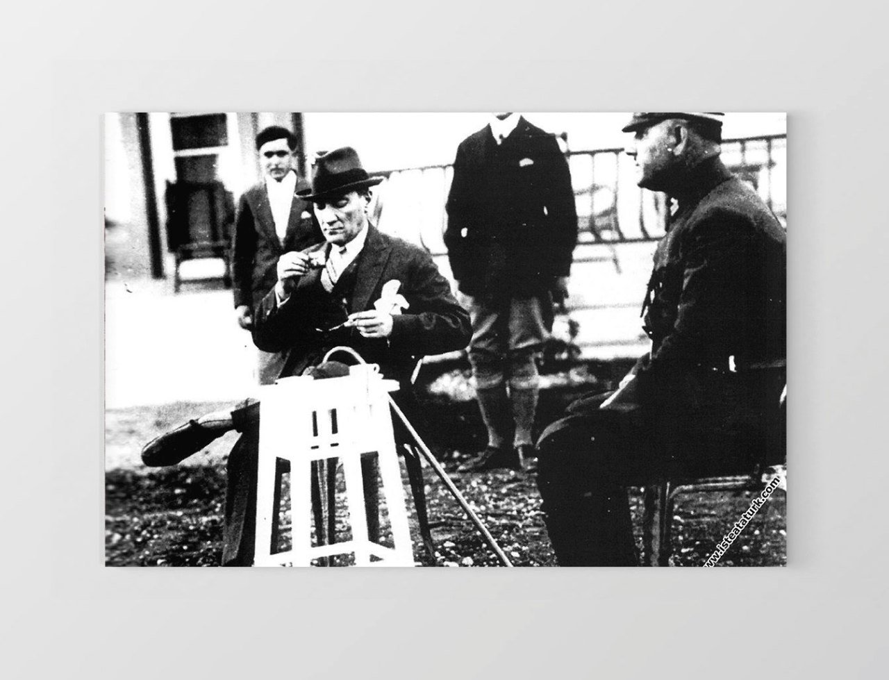 Atatürk Kahve içerken Tablosu Çerçevesiz - 100x200