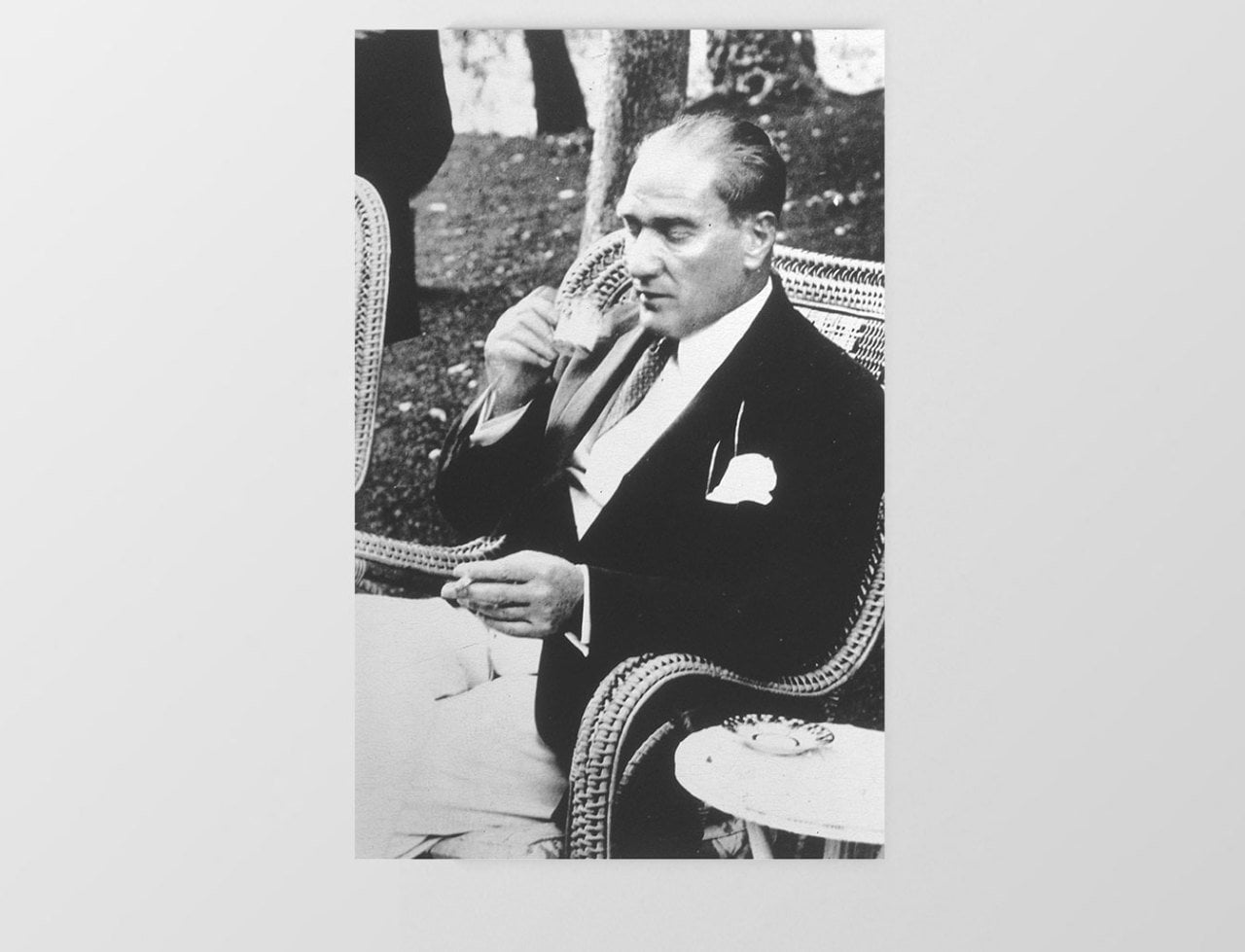 Atatürk Türk kahvesi İçerken Tablosu Çerçevesiz - 45x30