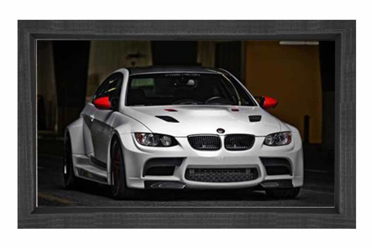 Beyaz BMW Tablosu Siyah Ahşap Çerçeve - 100x150