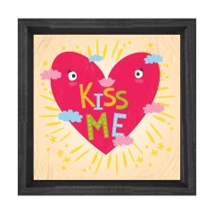 Kiss Me Tablosu Siyah Ahşap Çerçeve - 100x100