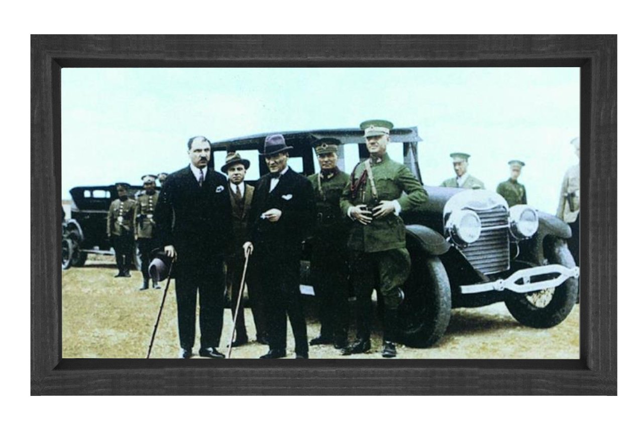 Atatürk ve Heyet Tablosu Siyah Ahşap - 100x150