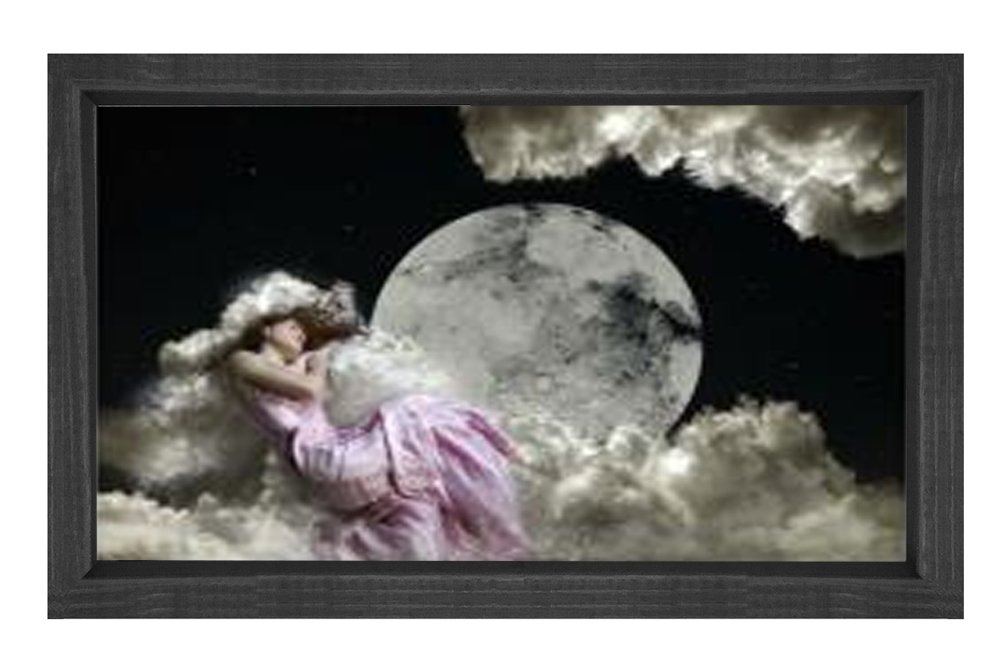 Bulutlarda Uyuyan Kadın Tablosu Siyah Ahşap - 50x90
