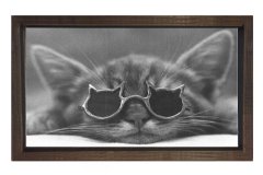 Sevimli Kedi Gözlükle Tablosu Kahverengi Ahşap Çerçeve - 50x70