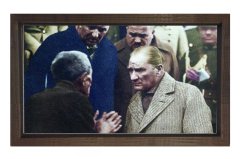 Atatürk Köylüyü Dinlerken Tablosu Kahverengi Ahşap - 40x60