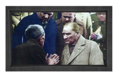 Atatürk Köylüyü Dinlerken Tablosu Siyah Ahşap - 45x30