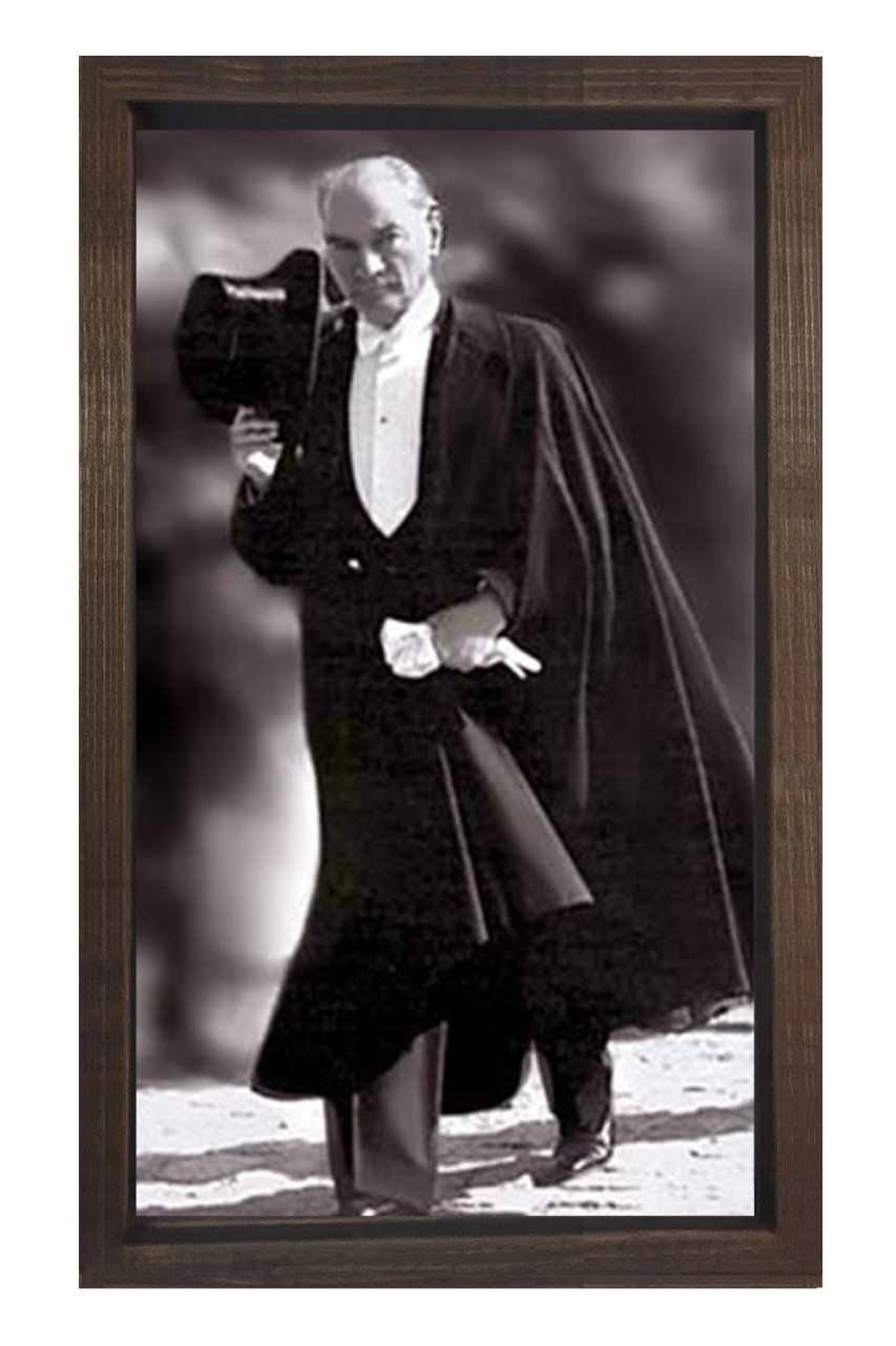 Atatürk  Siyah Beyaz Şapkasıyla Tablosu Kahverengi Ahşap - 50x90