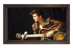 Elvis Presley ve Gitar Tablosu Kahverengi Ahşap Çerçeve - 50x70