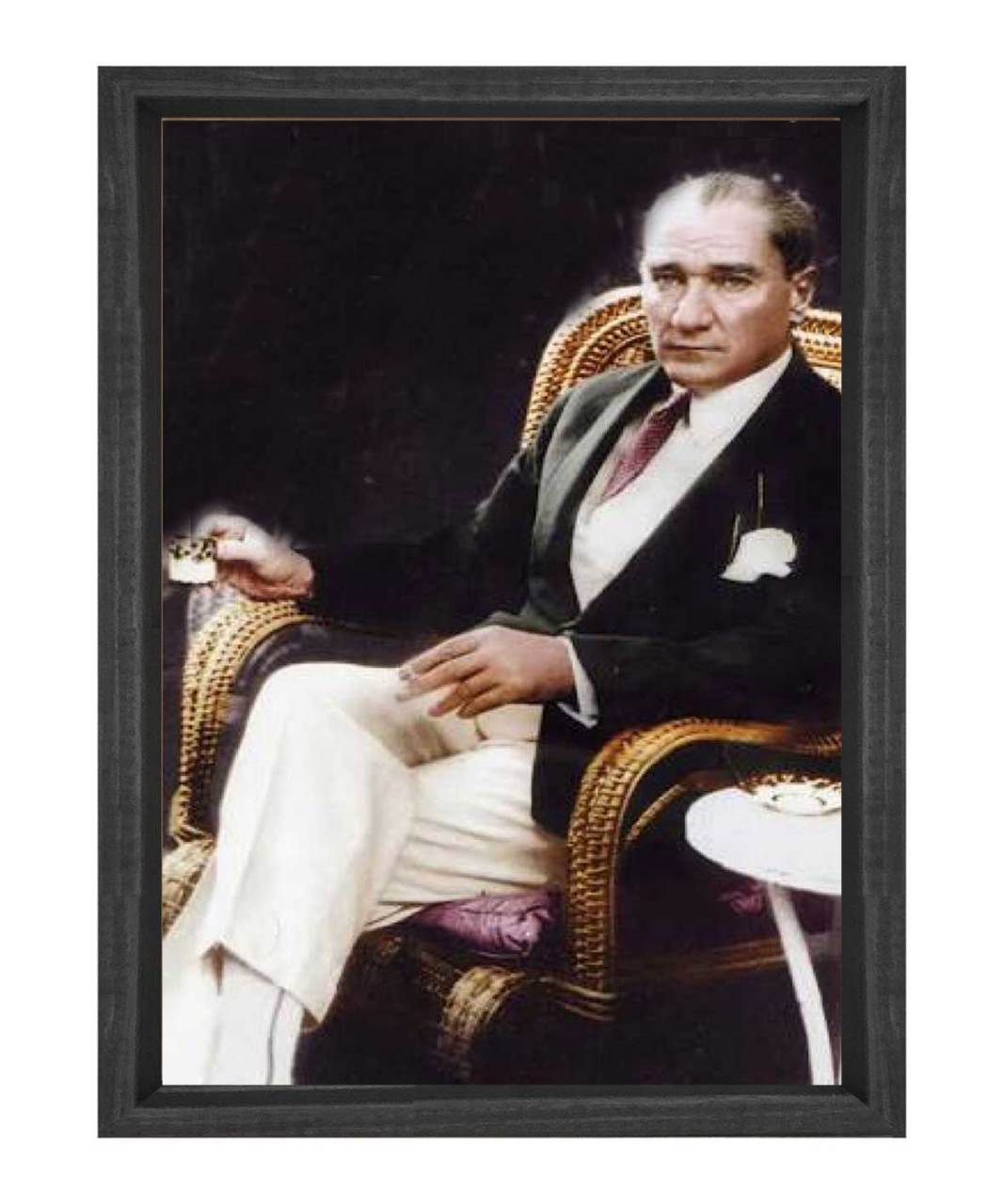 Atatürk Kahve İçerken Tablosu Siyah Ahşap - 100x150