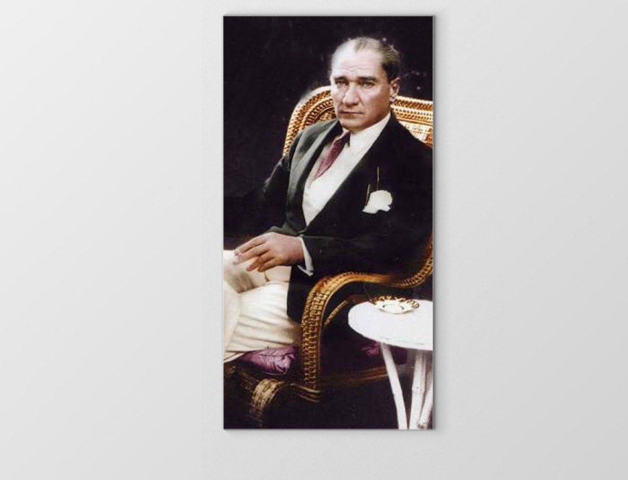 Atatürk Kahve İçerken Tablosu Çerçevesiz - 45x30