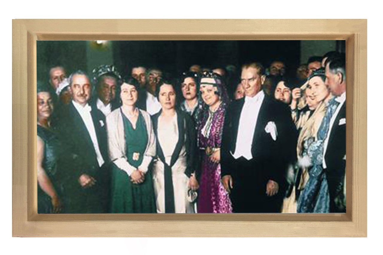 Atatürk ve Balo Tablosu Naturel Ahşap - 100x200
