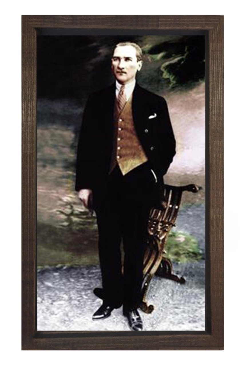 Atatürk Takım Elbisesiyle Tablosu Kahverengi Ahşap - 70x100