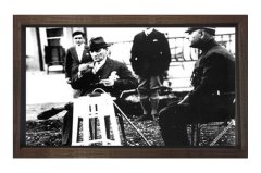 Atatürk Kahve içerken Tablosu Kahverengi Ahşap Çerçeve - 45x30