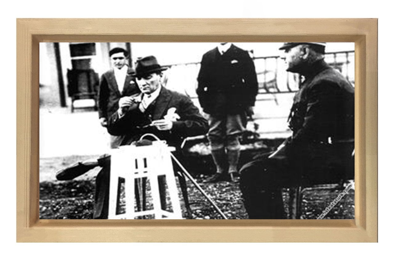 Atatürk Kahve içerken Tablosu Naturel Ahşap Çerçeve - 50x90