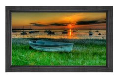 Denizdeki Sandallar ve Gün Batımı Tablosu Siyah Ahşap Çerçeve - 45x30