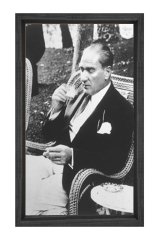 Atatürk Türk kahvesi İçerken Tablosu Siyah Ahşap Çerçeve - 45x30