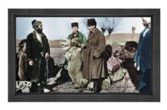 Atatürk Cephede Tablosu Siyah Ahşap - 50x70