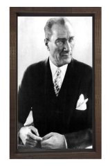 Atatürk Tesbih Çekerken Tablosu Kahverengi Ahşap Çerçeve - 40x60