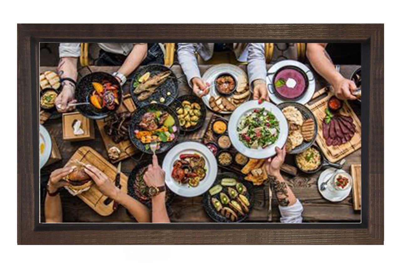 Kalabalık Yemek Masası Tablosu Kahverengi Ahşap - 40x60