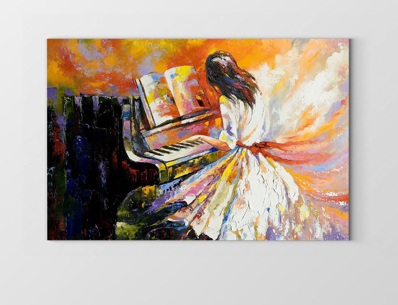 Piano Çalan Kız Tablosu Çerçevesiz - 45x30
