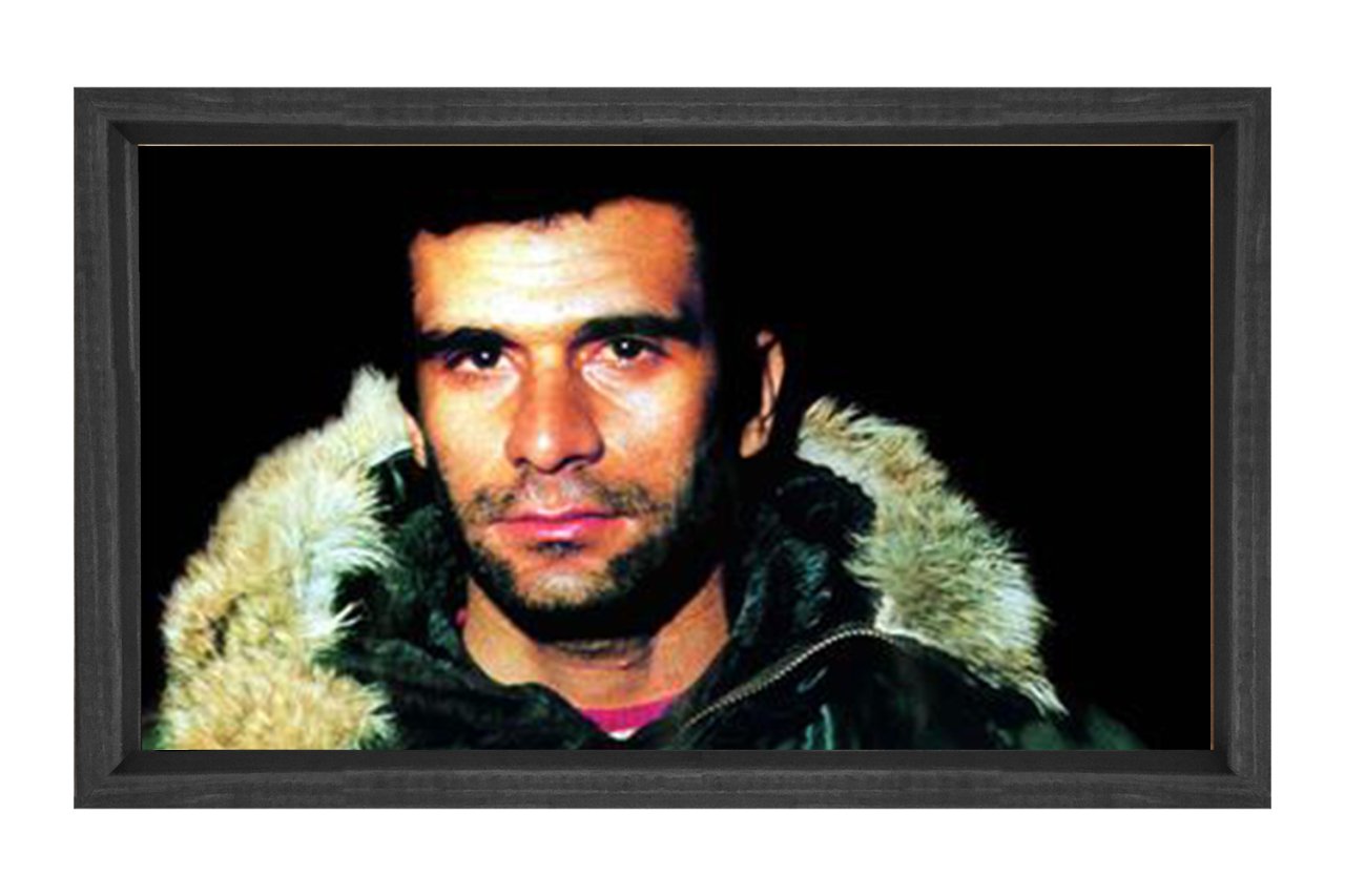Deniz Gezmiş Parkayla Tablosu Siyah Ahşap Çerçeve - 40x60