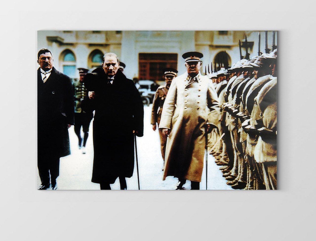 Atatürk Orduyu Selamlarken Tablosu Çerçevesiz - 50x90