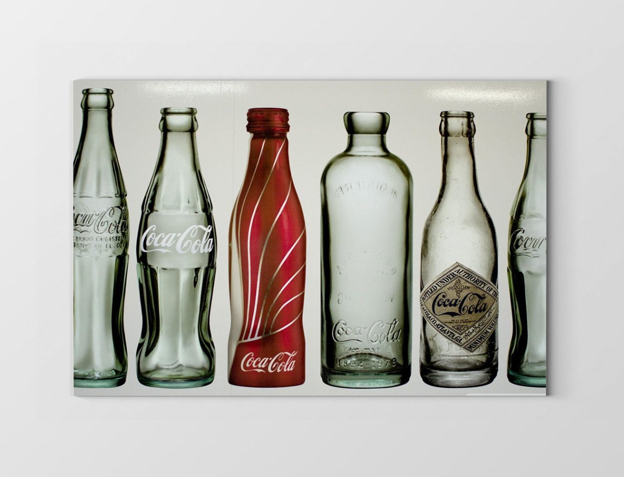 Coke Cola Cam Şişeleri Tablosu Çerçevesiz - 45x30