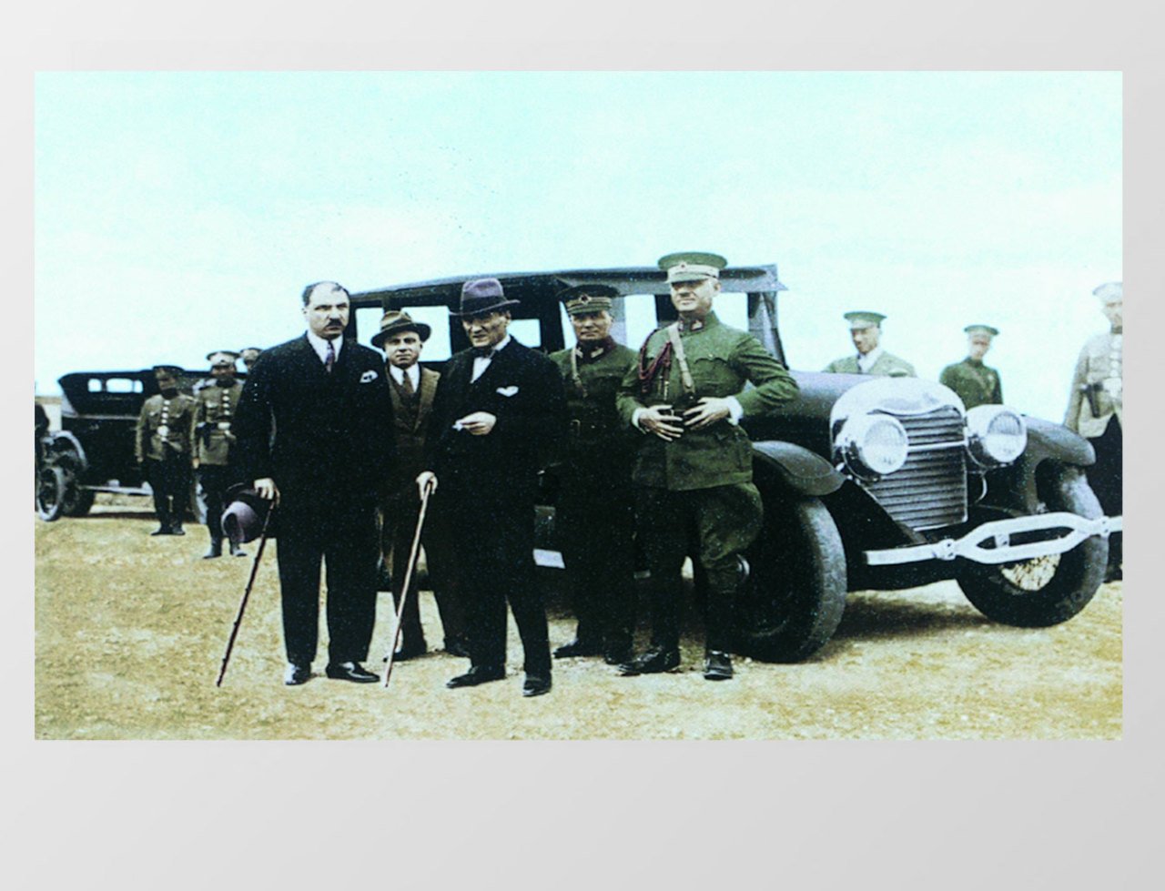 Atatürk ve Heyet Tablosu Çerçevesiz - 40x60