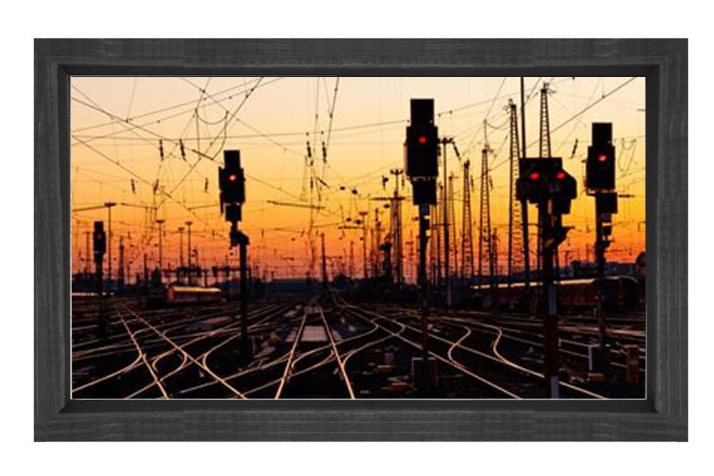 Raylar Tablosu Siyah Ahşap Çerçeve - 100x150