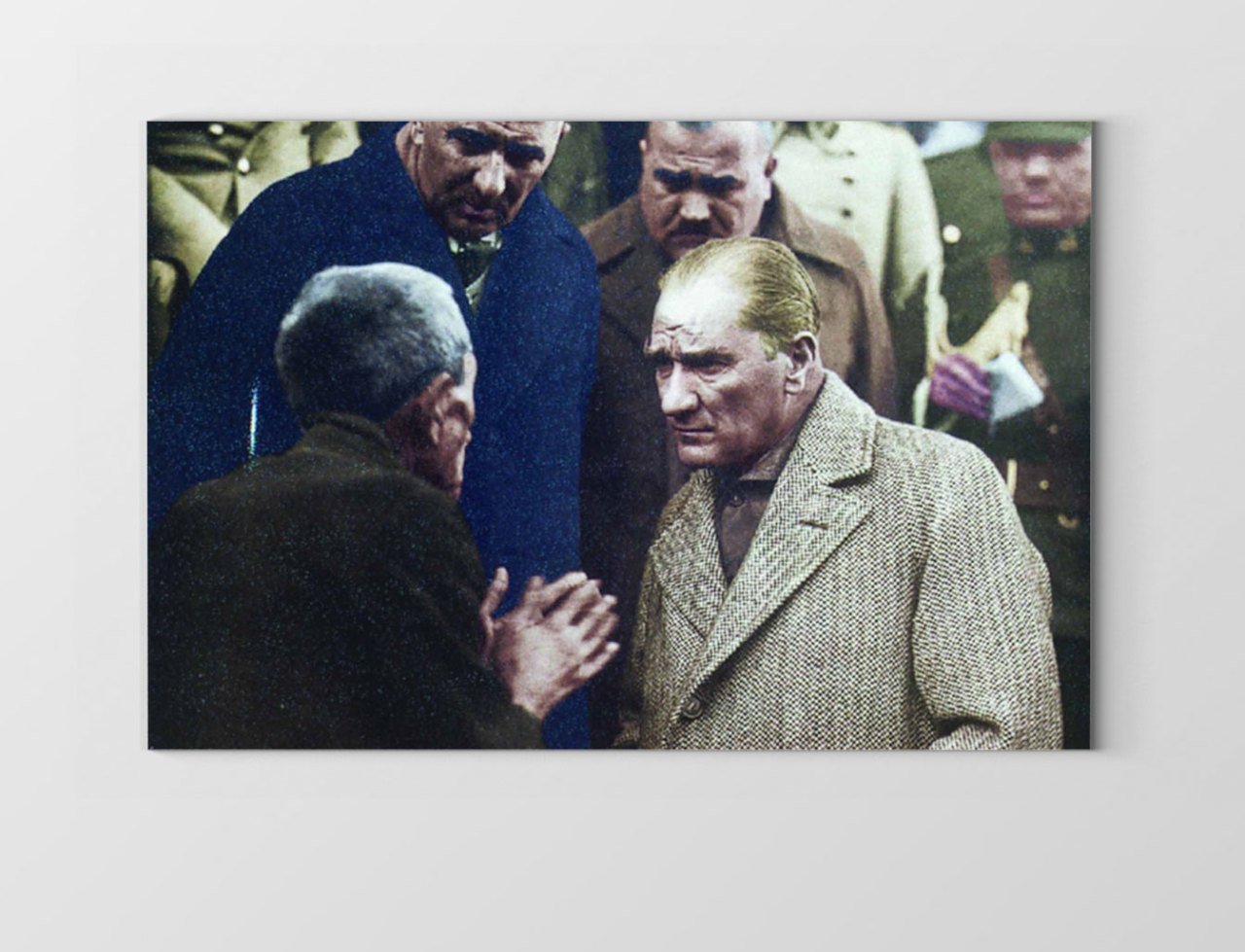 Atatürk Köylüyü Dinlerken Tablosu Çerçevesiz - 100x150