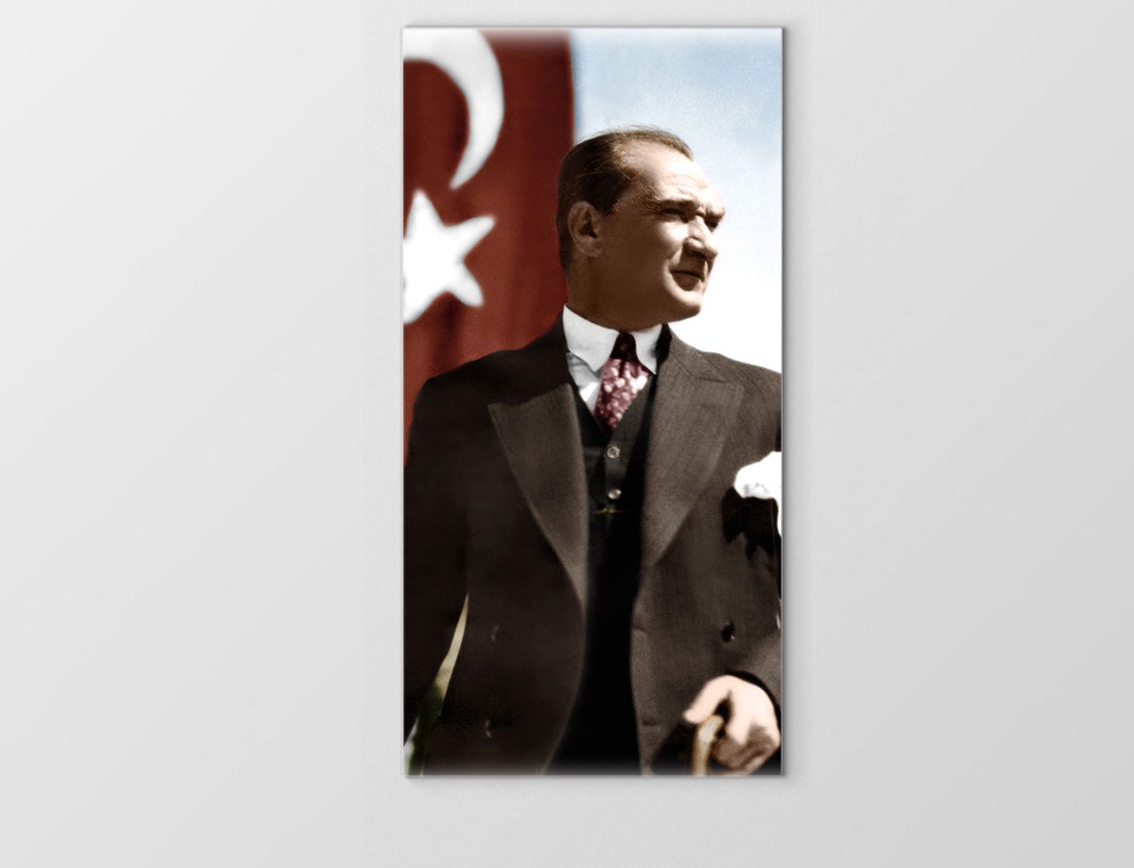 Atatürk Ve Bayrak Tablosu Çerçevesiz - 50x70