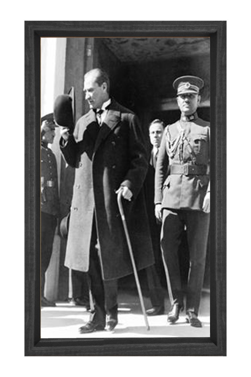 Atatürk Siyah Beyaz Tablosu