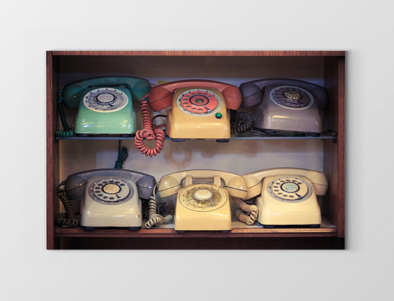 Eski Telefonlar Tablosu Çerçevesiz - 45x30